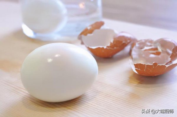 煮鸡蛋多长时间比较好剥壳（冷水煮还是开水煮）
